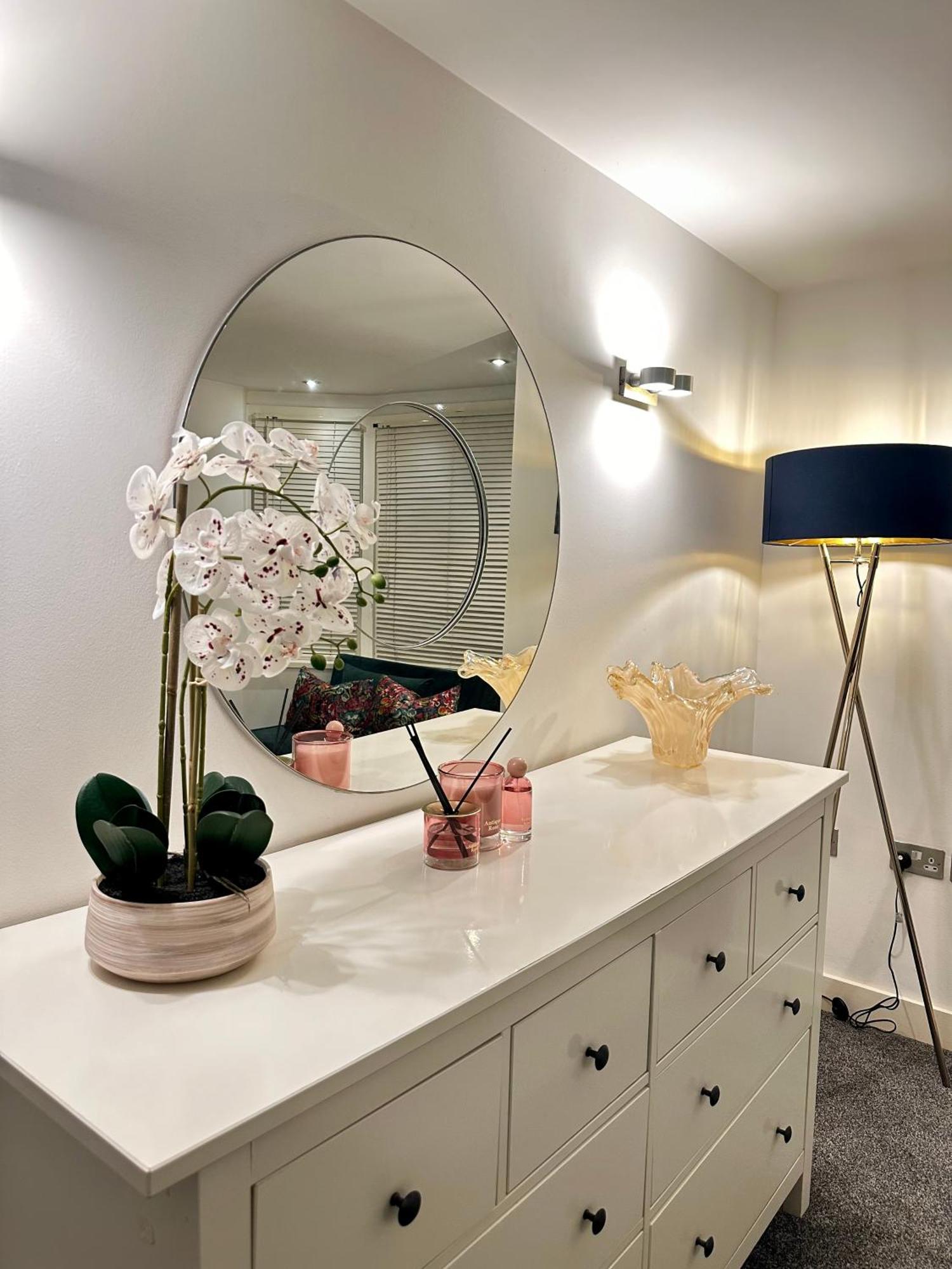Opulent Oasis In London Apartment Luaran gambar